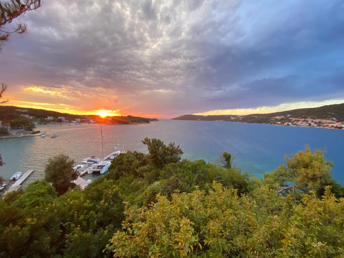 Apartements And Rooms Next To The Sea - Belveder Rab Супетарска-Драга Экстерьер фото